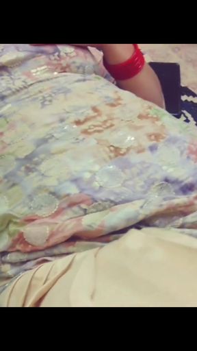 INDIAN BAHU GET FUCKED IN HER TIGHT PUSSY BY DEVER JI DURING HUSBAND JOB TIME(HINDI AUDIO)   Clip 1