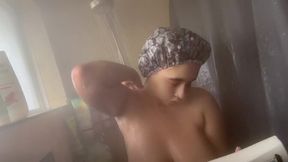Thicc BBW Persian girl shows off her big natural boobs and cute chubby ass