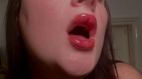 Spit Play ASMR: Lip Filler