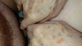 nylonschwanz fickt fotze der oma