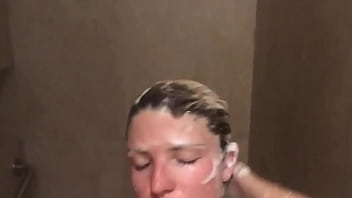 Pussy shaving solo