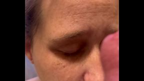 Slut gets spit on while he&rsquo_s jerking down her face