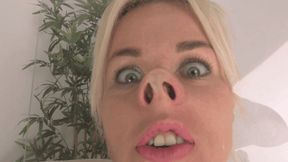 Pamela nose pinching in differnt way ( 1 PART MP4 - MOBILE VERSION )