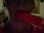 CHUBBY THICK MILF GILF AMATEUR PORN STAR  HOUSEWIFE HUMPINHANNAH  GIVES POPSICLE  A PROPER BLOWJOB