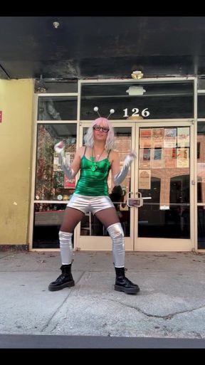 Suzy Wylde Coming in Hot and Horny for This Fresh Content!