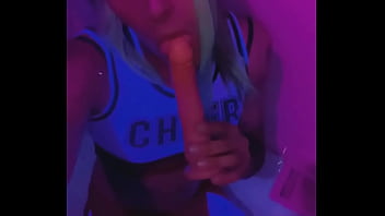 Sexy Cheerleader Wants to Fuck at the Party