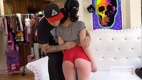 Brunette Supermodel Daphne Dare Hooks Up With Bryan Gozzling!