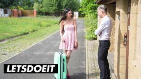 Hot Teen Tourist Ashley Ocean Fucks With Ex Abroad - LETSDOEIT