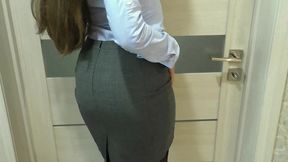 secretary gives boss a blow job after a meeting!