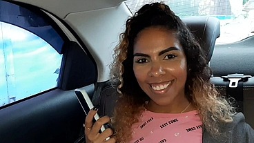 GARÇONETE SEM DINHEIRO PRA PAGAR A CORRIDA DE TAXI , MAS RECEBÍ DE OUTRA FORMA DE PAGAMENTO