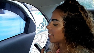 GARÇONETE SEM DINHEIRO PRA PAGAR A CORRIDA DE TAXI , MAS RECEBÍ DE OUTRA FORMA DE PAGAMENTO