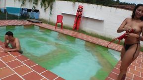 Surprise Fuck in the Pool with the Neighbor When She Thought She Was Alone!