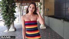 ”Jessa Blue is on her knees an moaning in the stairwell”