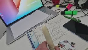 Giantfreyja hat Spaß mit ihrem Vibrator und Tinys