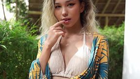 Beautiful Asian girl loves to fuck you in the hotel