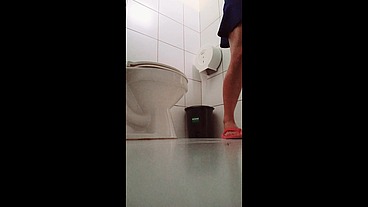 INCREIBLE!! LA MEJOR DOCTORA SE PONE A FOLLAR CON SU JEFE EN EL BAÑO PUBLICO