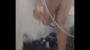 Toi aussi tu aimerais que je me frotte comme &ccedil_a, contre ta queue ?