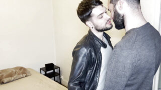 Amatur berbulu hunks memberikan sengit blowjobs dan mendapatkan dipenuhi dengan panas tdk berpelana creampies