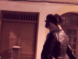 Monochromantic Ebony