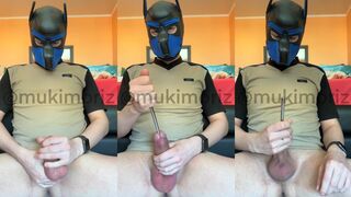 Mukimoriz strokes a massive uncut cock and takes a huge cumshot