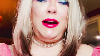 A Stunning PLUMPER Goddess Smokes A Plug Superking Ciggie In Mittens & Jewellery - Adorable Tina Snua Smoking