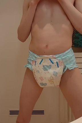 I Wet My Diaper Four Times with a Shy Bladder Till It&#039;s Super Full