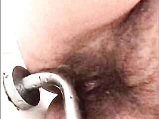 Humping faucet and bathtub edge