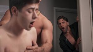 Men: Customer Delight: A Taste of Big Stick