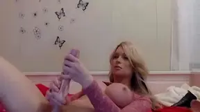 Masturbator for this Blonde and Busty Mrs Kelly Pierce