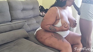 Bbw VS BBC. Fazendo sexo casual no sofá