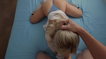 famosa influencer rubia espa&ntilde_ola chupando polla