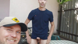 Mollige amateur Europese homo's nemen onbeschermde seks met grote penissen, met als resultaat hete zaadlozingen en cumshots.