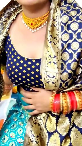 Dost ka suhagrat ke liye bed saja raha tha aur dulhan muze se chudai kara liya   Clip 3