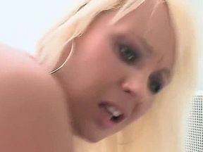 Rassierte Schoene Fotze Wird Gestopft