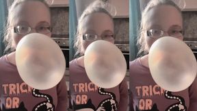 ASMR HUGE BUBBLE GUM - ASMR, Bubble Gum Fetish, Eye Glasses Fetish, Lip Fetish