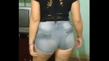 Gordinha novinha dan&ccedil_ando