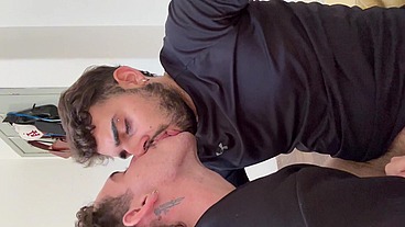 PASSIVO GEMENDO NA PIKA DO LUKINHAS