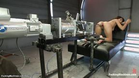 ”Solo titty babe cum on fucking machine”