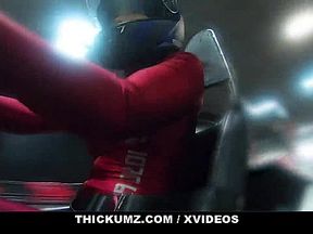 Thickumz - Big Ass Teen Beauty Brooklyn Gray Exposes Herself In Public