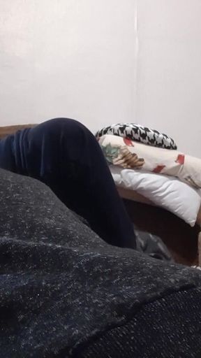 Quick Lesbian Sex on the Bed