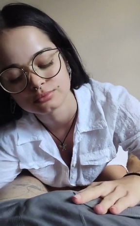 Amazing the Slobbery and Greedy Blowjob That Did in the Morning