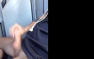 Punheta no fundo do busao