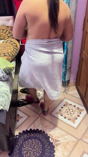 seema ke bed me masti big ass   Clip 1