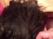 Mi sborra sui capelli mentre gli lecco le palle! 💦💦💦 Amatoriale italiano - Sottomissione