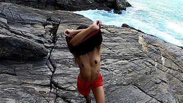 Jasmine Santanna nao resiste o bucetao peludo da Paty bumbum e cai de boca