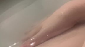 恥ずかしい ぽっちゃりタプタプなお腹とふわふわお毛