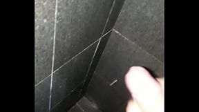 Batendo uma antes do trabalho