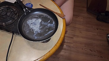 I love to accumulate many cumshots from my man, to cook it and eat it
