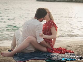 We Discovered a Secret Beach for Outdoor Sex - Real Amateur Pair