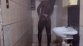 fernanda chocolatte fiz chuva dourada na boca dele